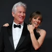 Richard Gere y Alejandra Gere posando juntos.