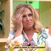 Lydia Lozano llorando en 'La familia de la tele'.