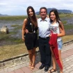 Miguel Ángel Revilla con sus hijas Jana y Lara