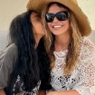 Merche y su hija Malika en su casa el día del 15 cumpleaños de la joven