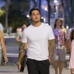 Carlo, Alejandra y Terelu paseando