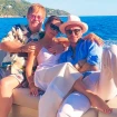 Elton John, con David y Victoria Beckham.