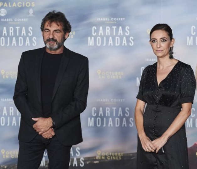 Óscar Camps, creador de Open Arms y Paula Palacios, directora de la película 'Cartas mojadas.