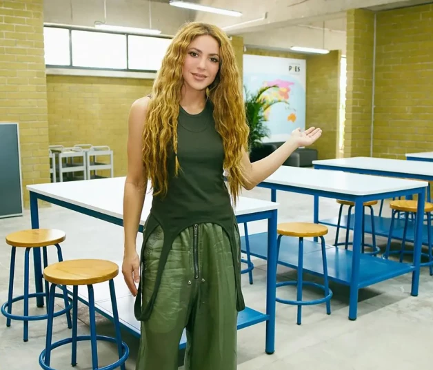 Shakira en una de las clases de la escuela.