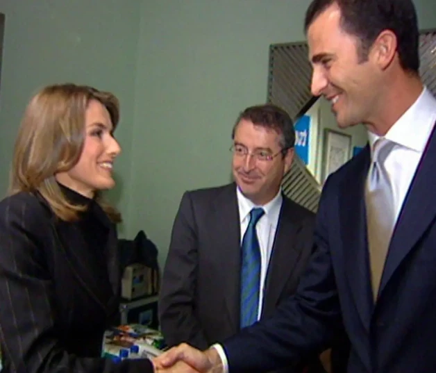 Letizia saludando a Felipe.