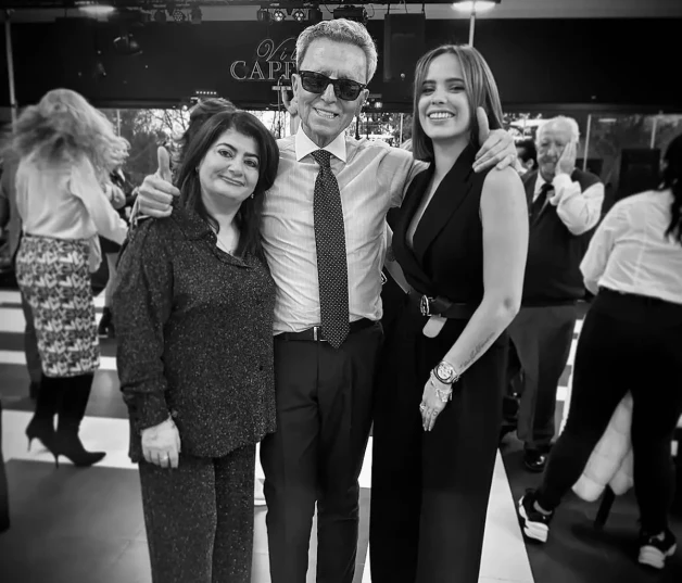 Ortega Cano con su hija Gloria Camila y su empleada, Marina.
