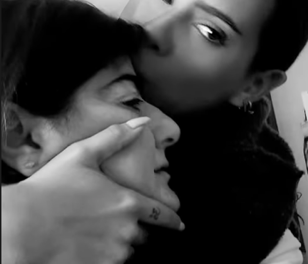 Gloria Camila besando a Marina