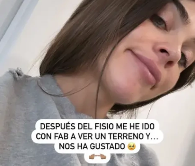 Violeta Mangriñán, en una historia de Instagram, explica sus intenciones de construir una casa.