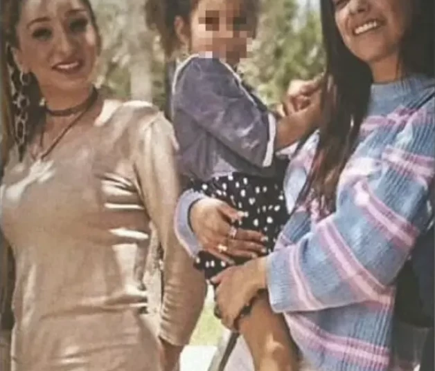 Michu y Gloria Camila con la pequeña Rocío.