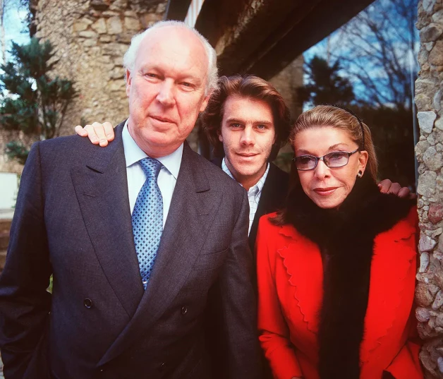 Manuel Filiberto con sus padres, Víctor Manuel y Marina Doria.