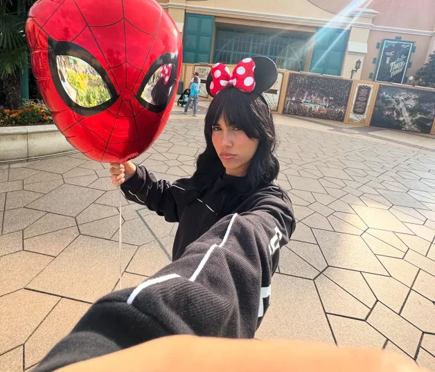 Aitana en Disneyland Paris