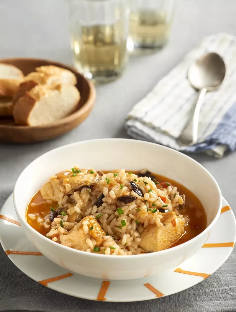 Arroz caldoso de pollo y aceitunas
