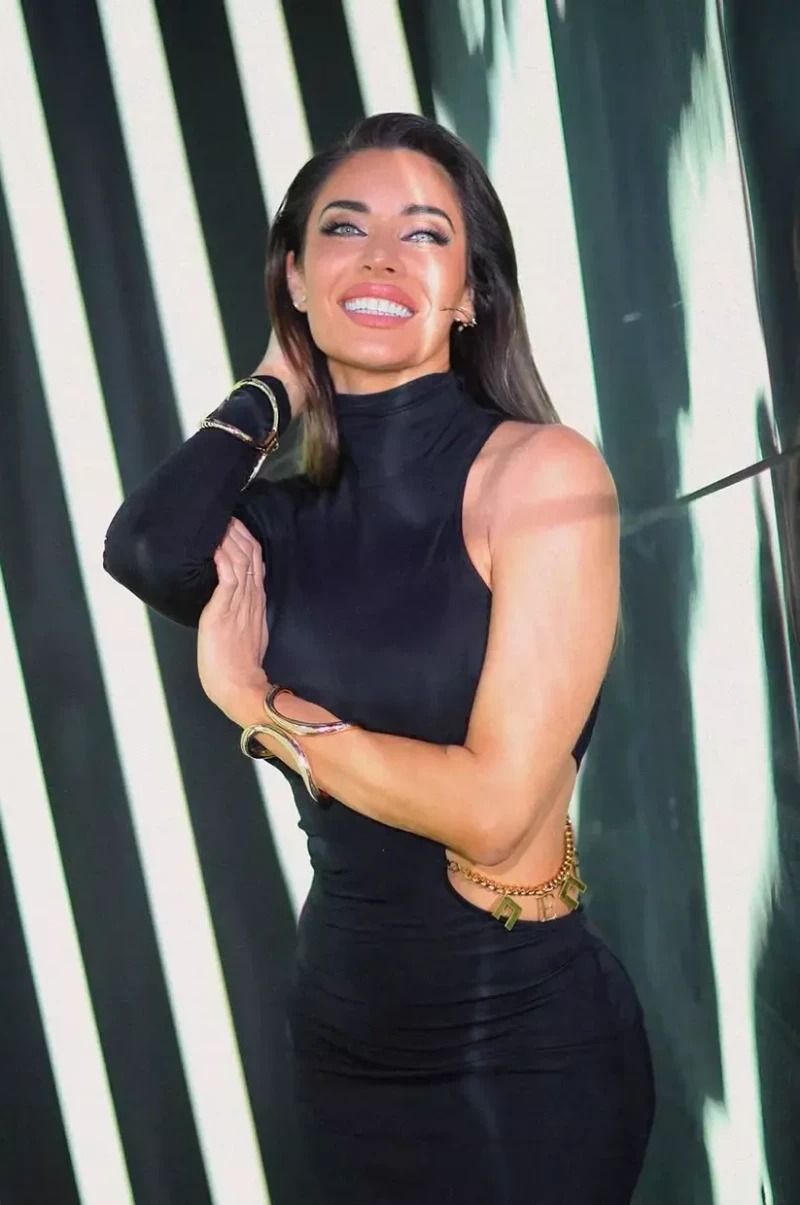 Pilar Rubio posando