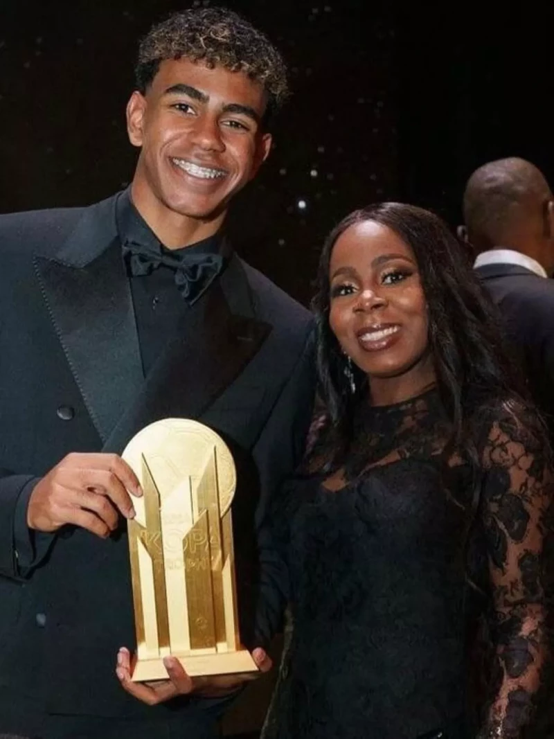 Lamine Yamal y su madre, Sheila Ebana.