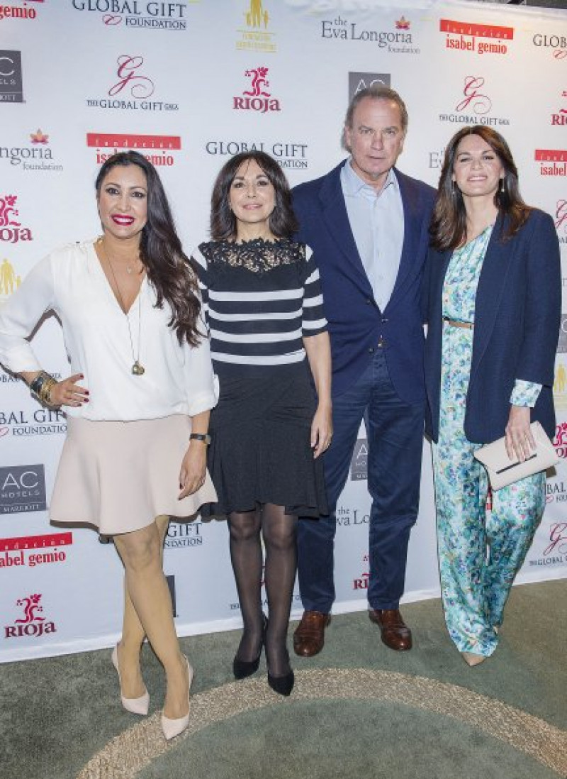 De izquierda a derecha, María Bravo, anfitriona del acto, Isabel Gemio, Bertín Osborne y Fabiola Martínez.