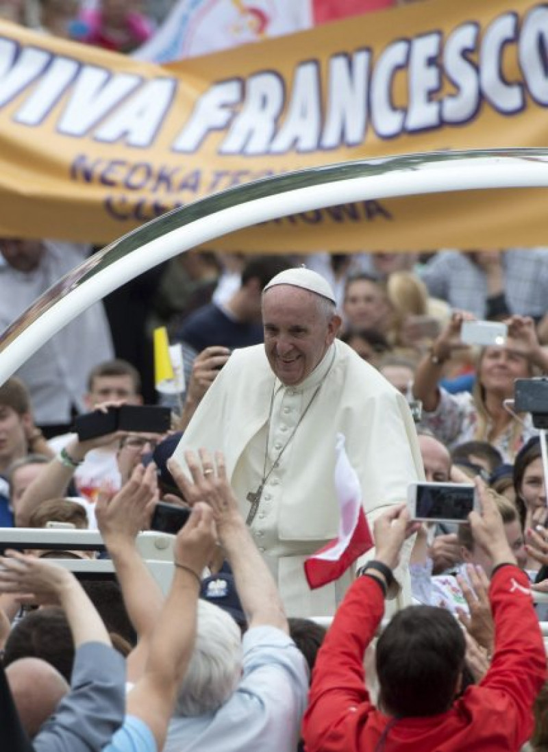 El Pontífice fue ovacionado por decenas de miles de jóvenes.