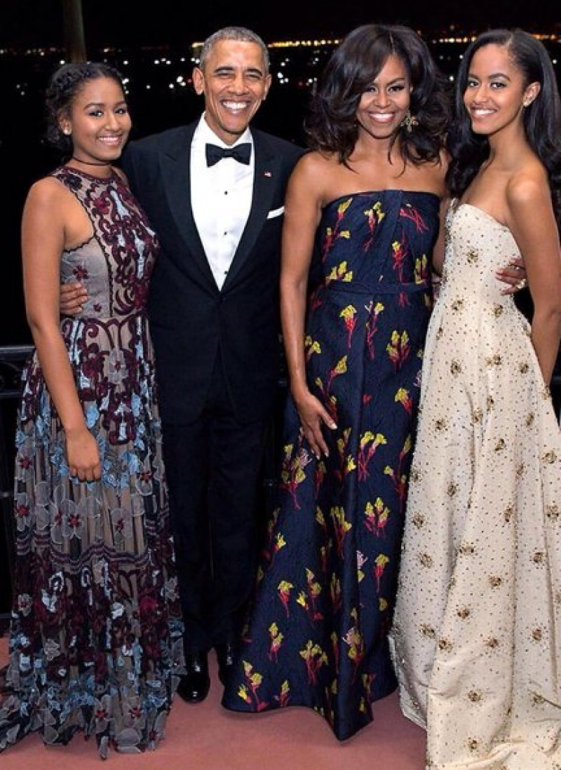 El matrimonio, con sus hijas, Malia y Sasha, en una imagen reciente. 