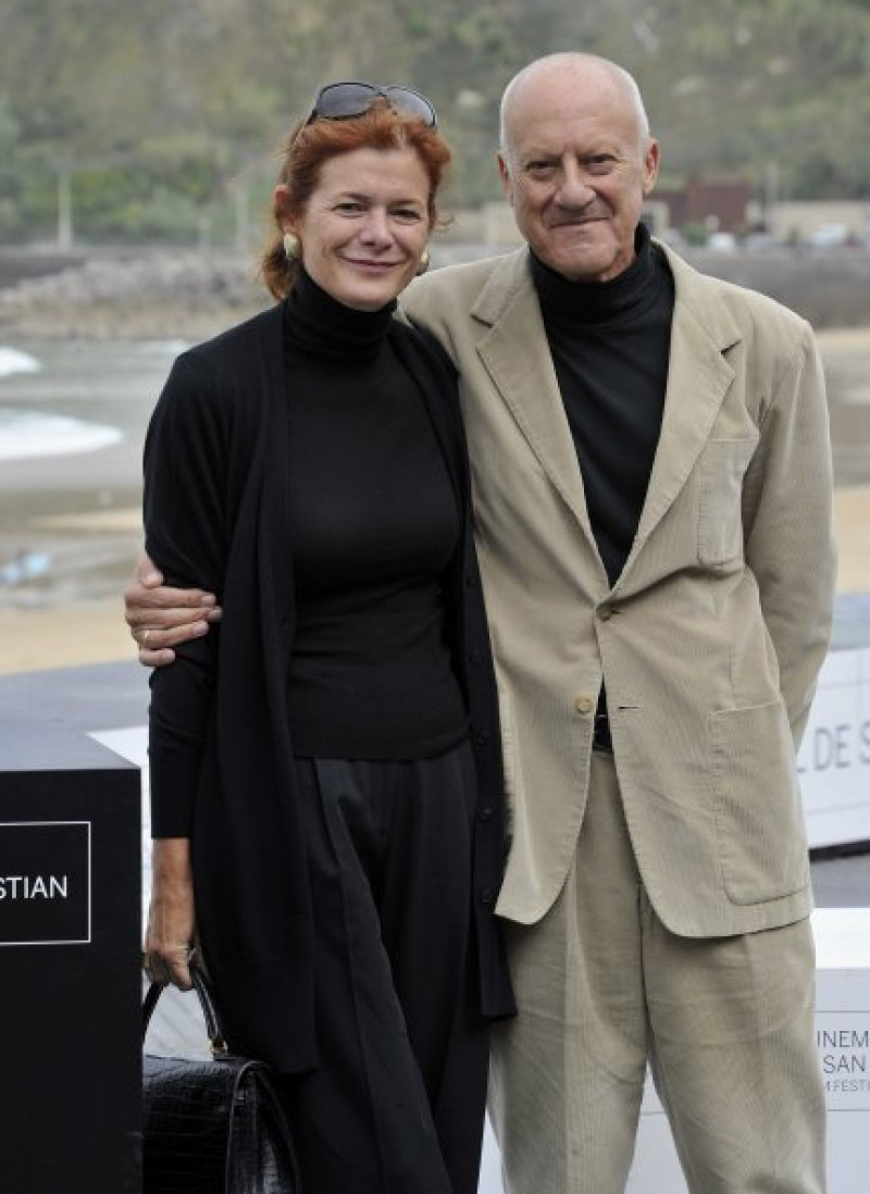El arquitecto con Elena Ochoa, con la que está casado desde 1992 y tiene dos hijos.