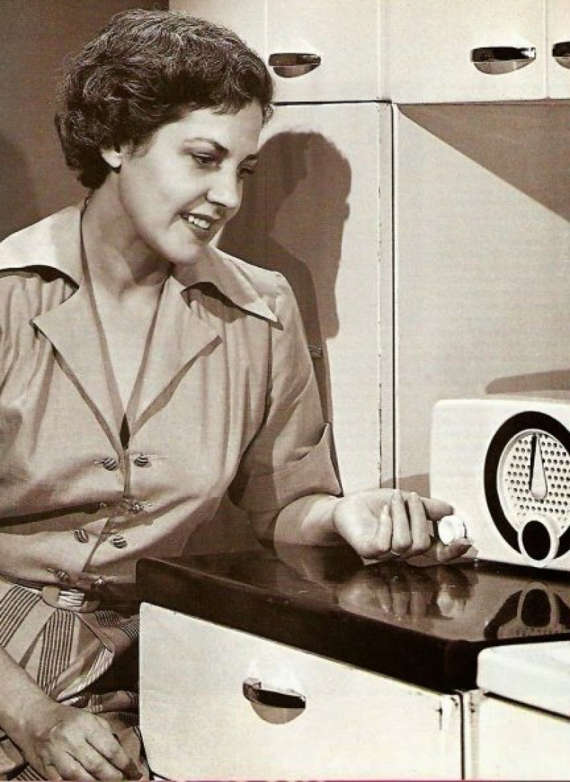 Carentes de muchos entretenimientos, muchas amas de casa eran grandes seguidoras de programas de radio.