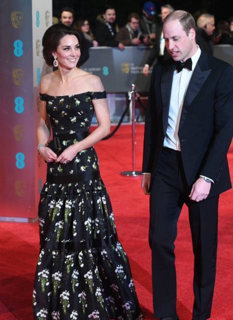 El príncipe Guillermo y su esposa fueron los invitados más especiales en la ceremonia de los premios del cine británico.  