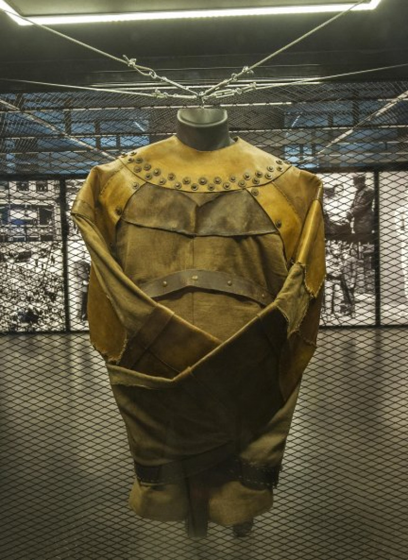 Las camisas de fuerza también eran parte de sus números estrella. En Madrid, podremos ver una de ellas.