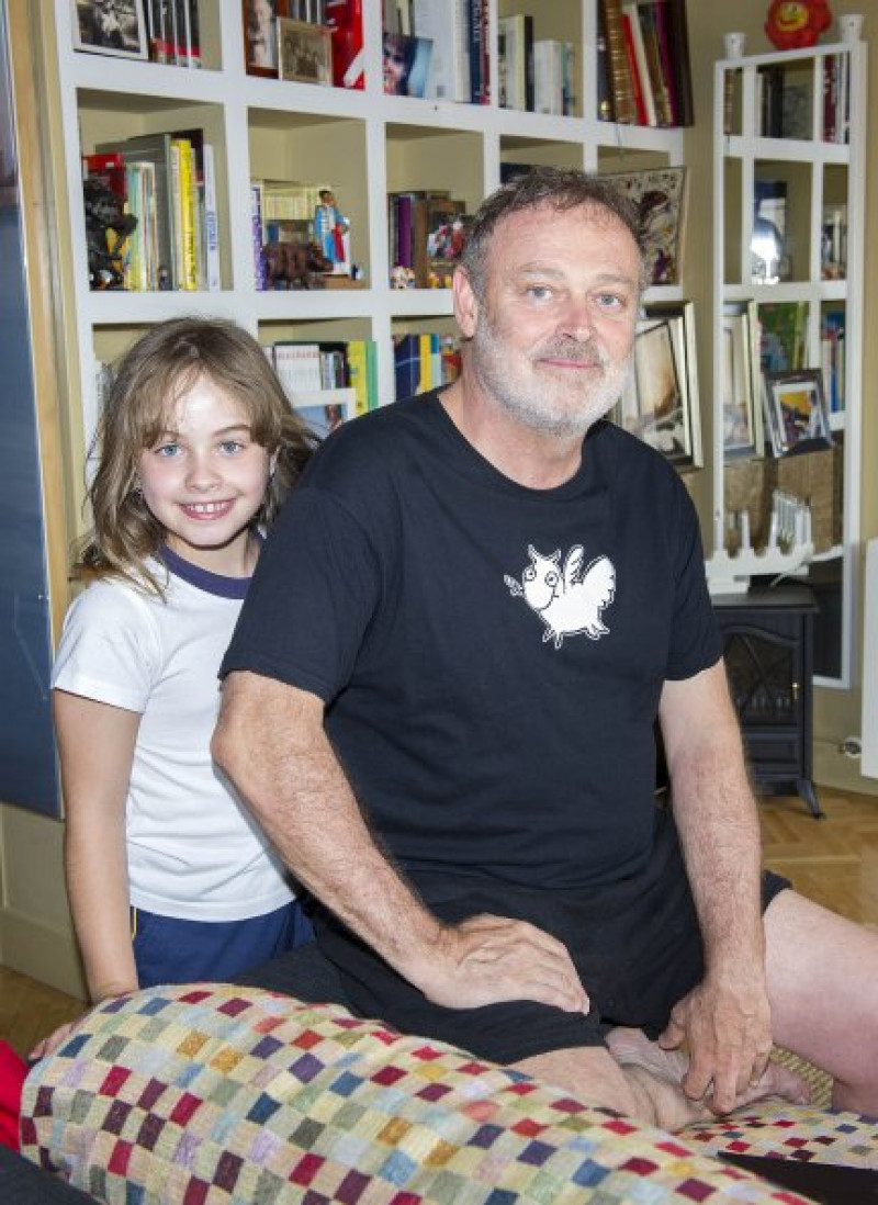 Pablo Carbonell ha declarado que lo mejor de su vida, sin duda, es su hija, Mafalda, «una niña increíble y muy madura» a sus 8 años. 