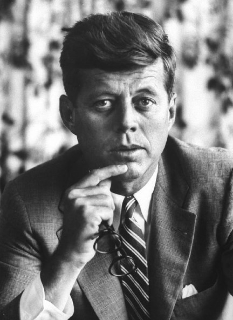 Tras enviudar, el embajador británico en EEUU David Ormsby Gore le pidió matrimonio a Jackie Kennedy.