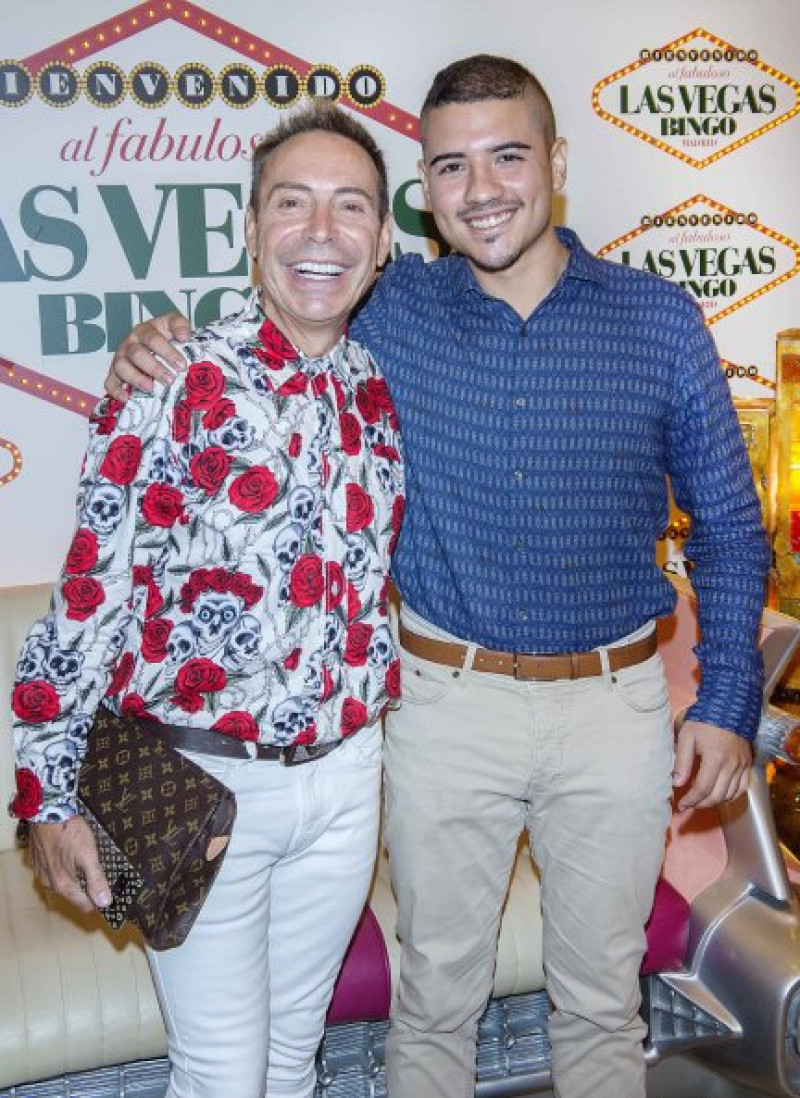 El Maestro Joao, sonriente, con Luismi.