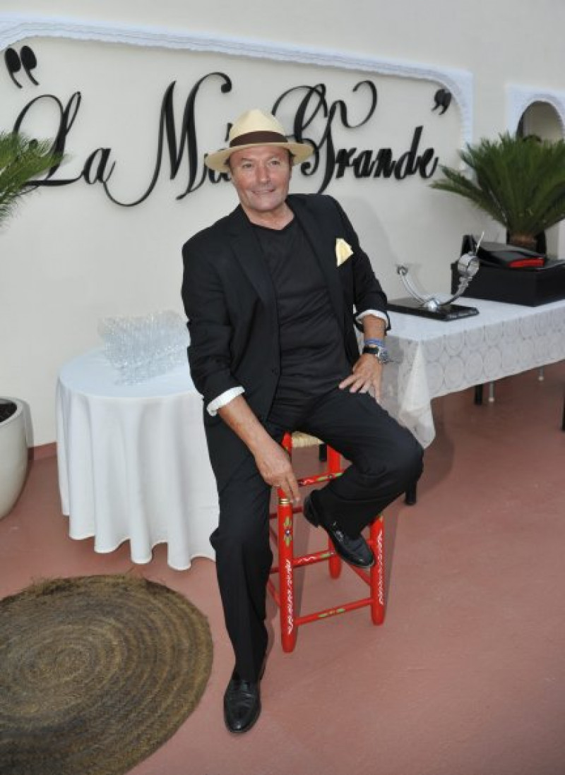 Amador, el día de la inauguración del bar de copas de «Los Naranjos».