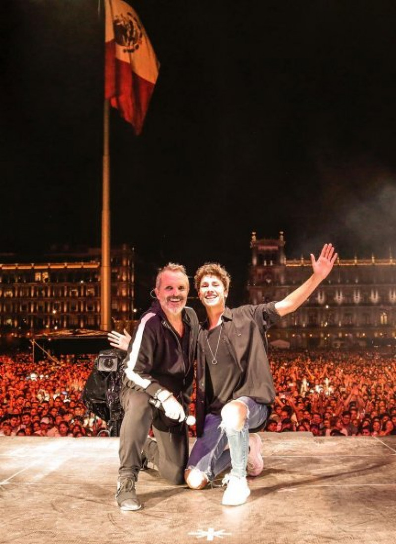Miguel y Juanpa, en un concierto del español.