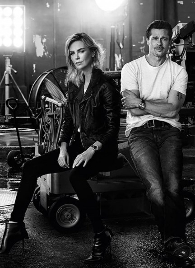 Charlize Theron y Brad Pitt en una publicidad de relojes.