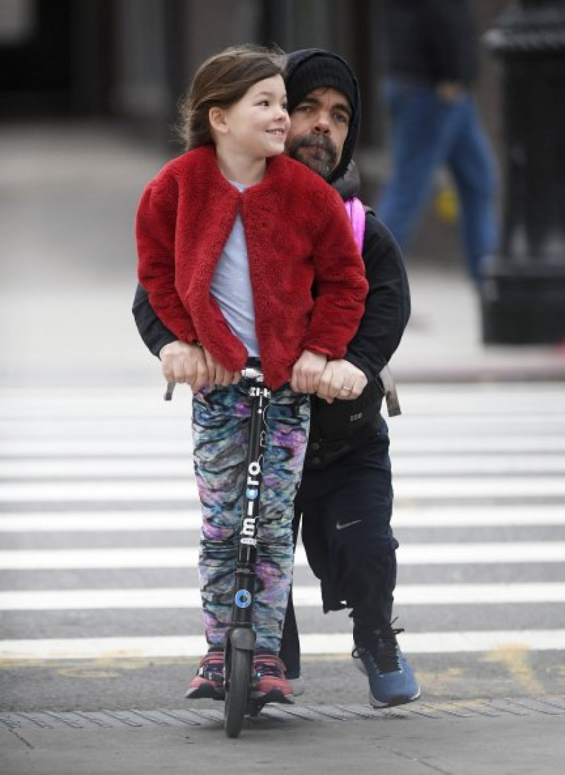 El actor salió a pasear con su primogénita, Zelig, de 8 años