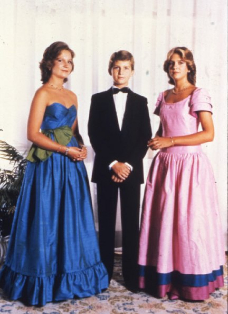 En 1983, las infantas Elena y Cristina celebraron su «primera fiesta de juventud» con un invitado muy especial, su hermano, Felipe.