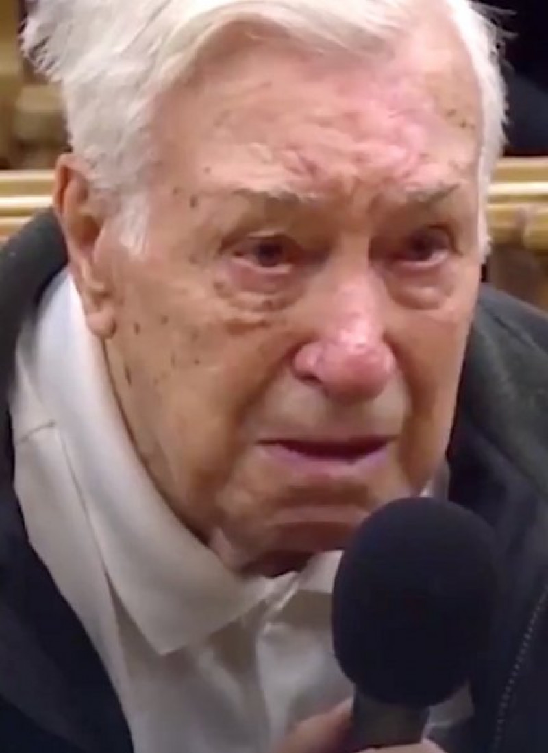 A sus 96 años, Victor Coella continúa cuidando de su hijo