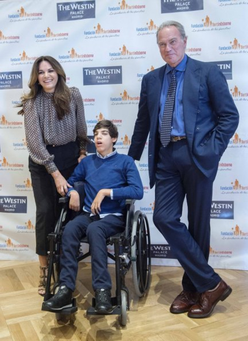 Fabiola Martínez, Kike y Bertín Osborne en el acto.