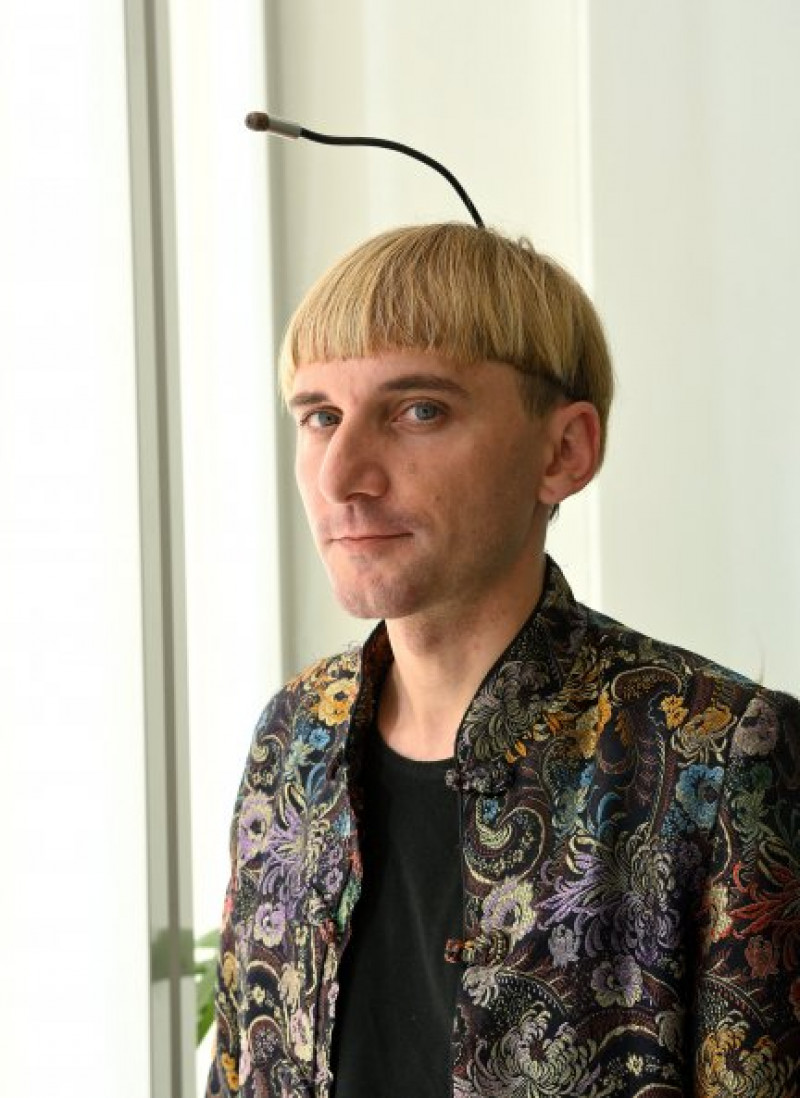 Neil Harbisson es el primer humano en ser reconocido oficialmente como cíborg por un Gobierno