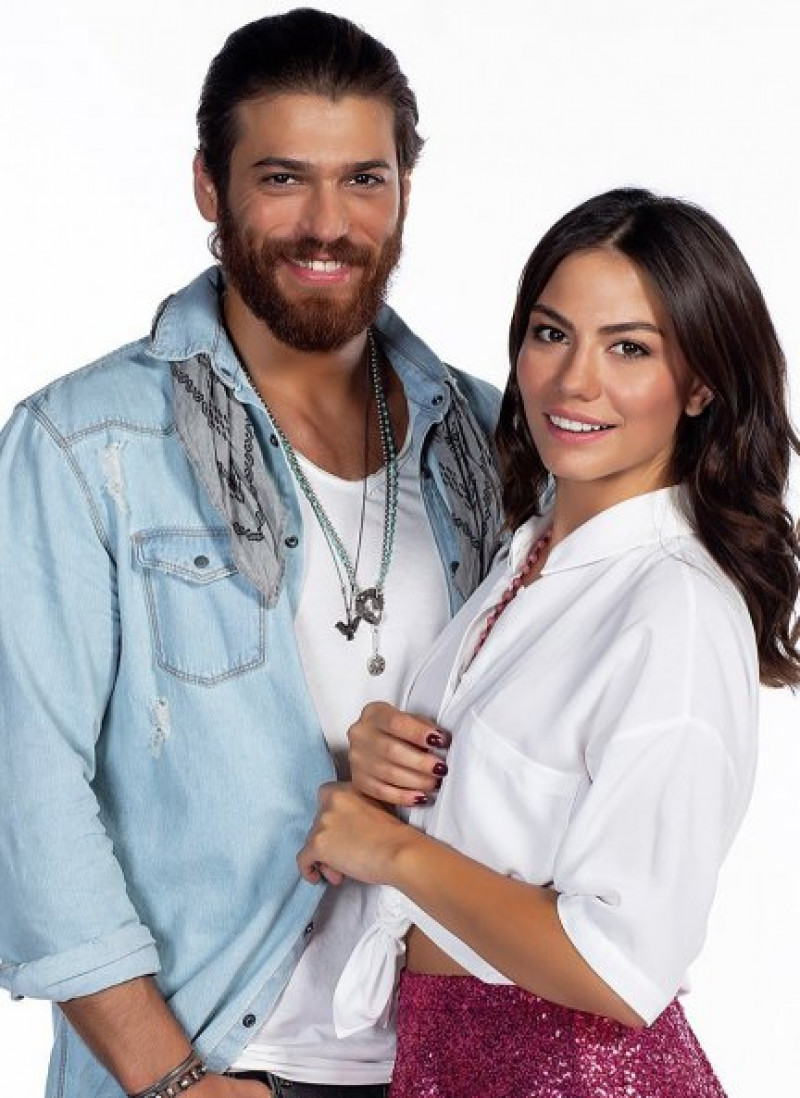 Revive los momentos más bonitos protagonizados por los actores Can Yaman y Demet Özdemir en ‘Erkenci Kus: Pájaro Soñador’.