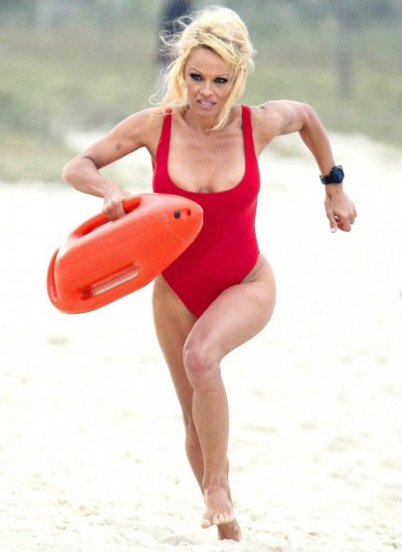 Pamela Anderson saltó a la fama por su papel en ‘Los vigilantes de la playa’ (1989).
