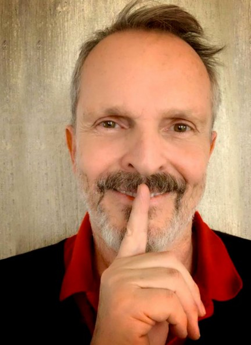 Miguel Bosé está preparando su autobiografía, que será el punto de partida de una serie de televisión.