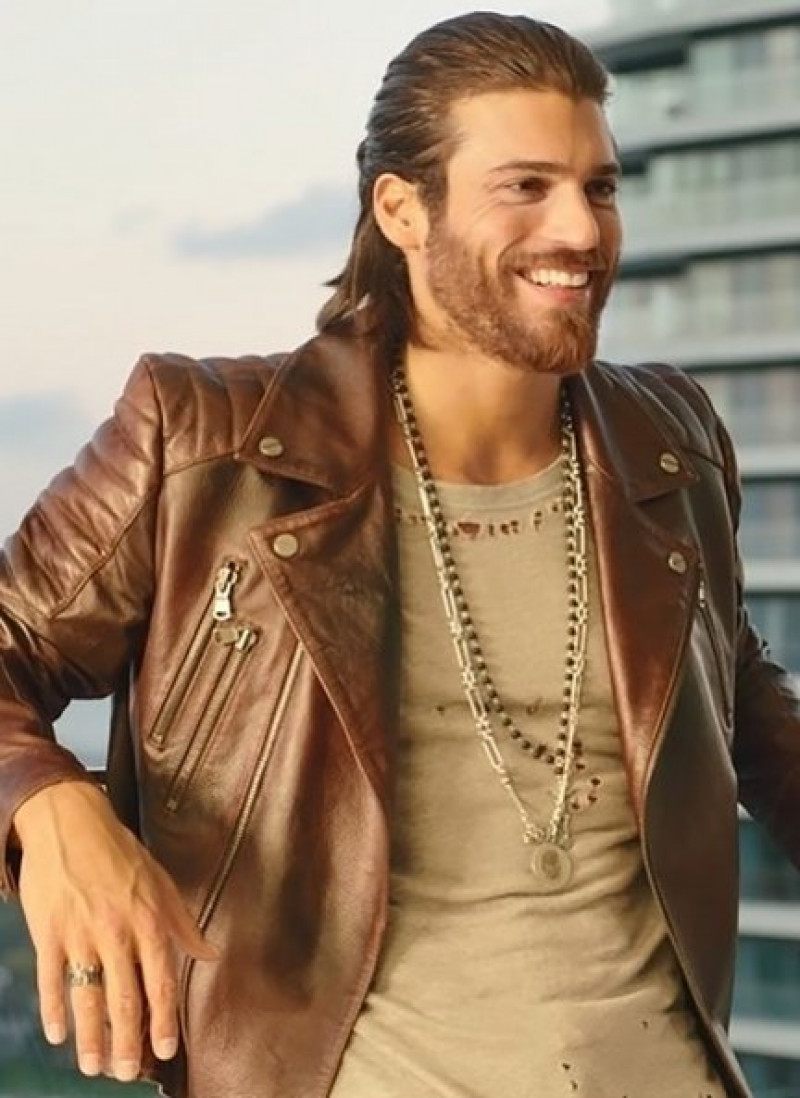 Can Yaman ha hecho grandes avances en nuestro idioma.