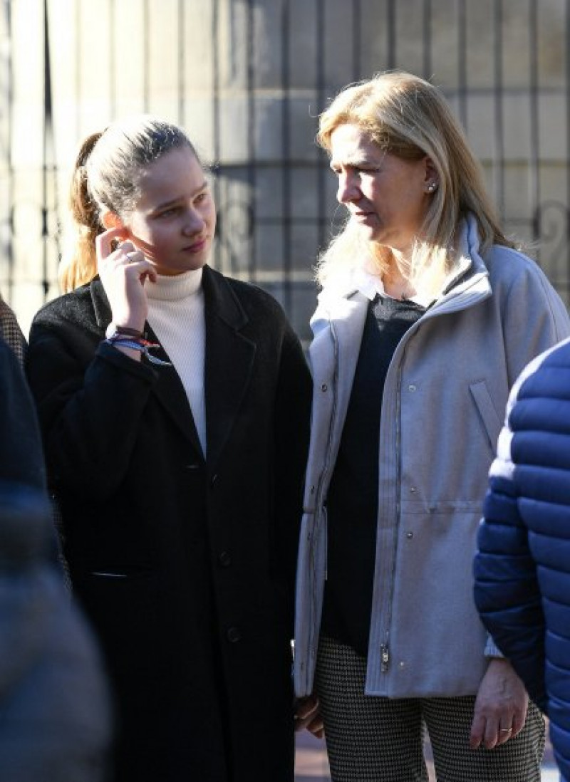La infanta Cristina y su hija, Irene, se han quedado solas en Ginebra.