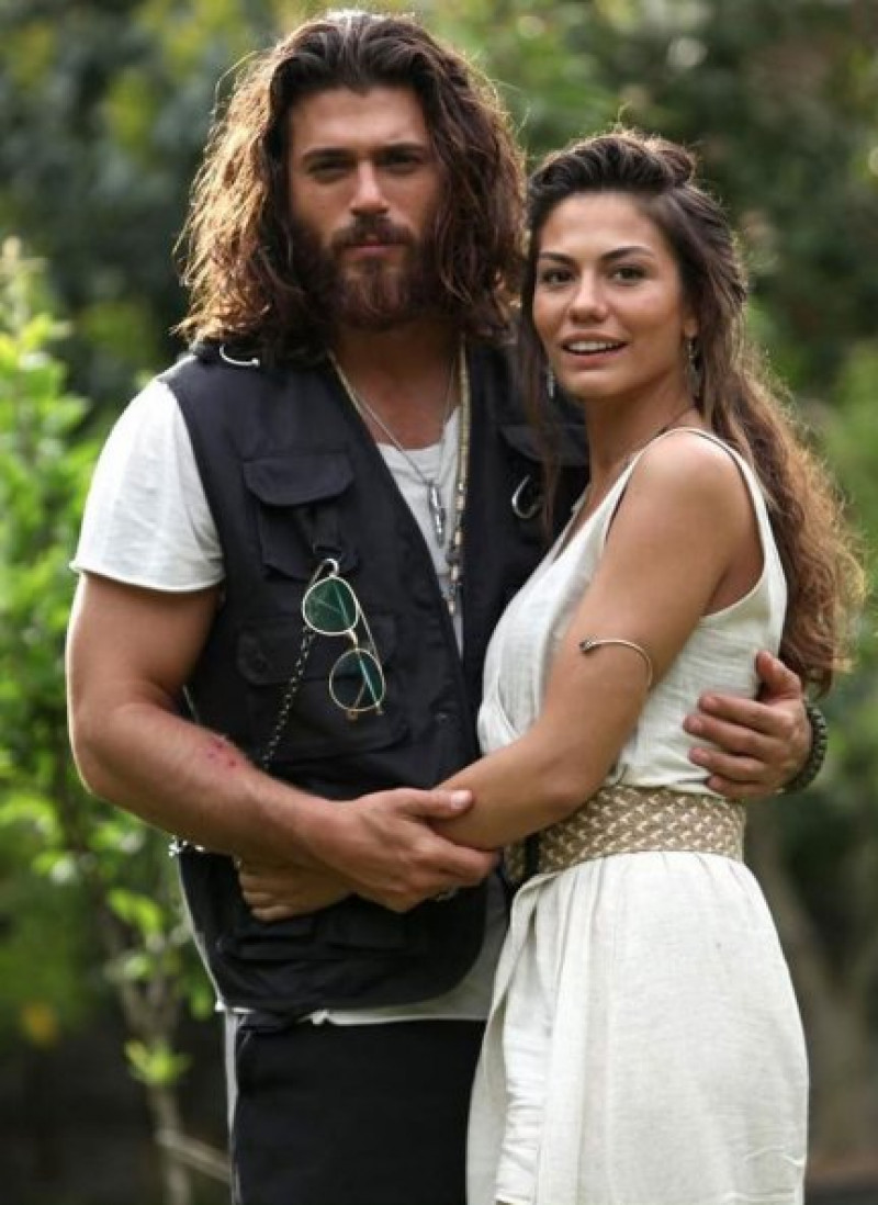 Can Yaman y Demet Özdemir mostraron mucha química en la popular serie turca.