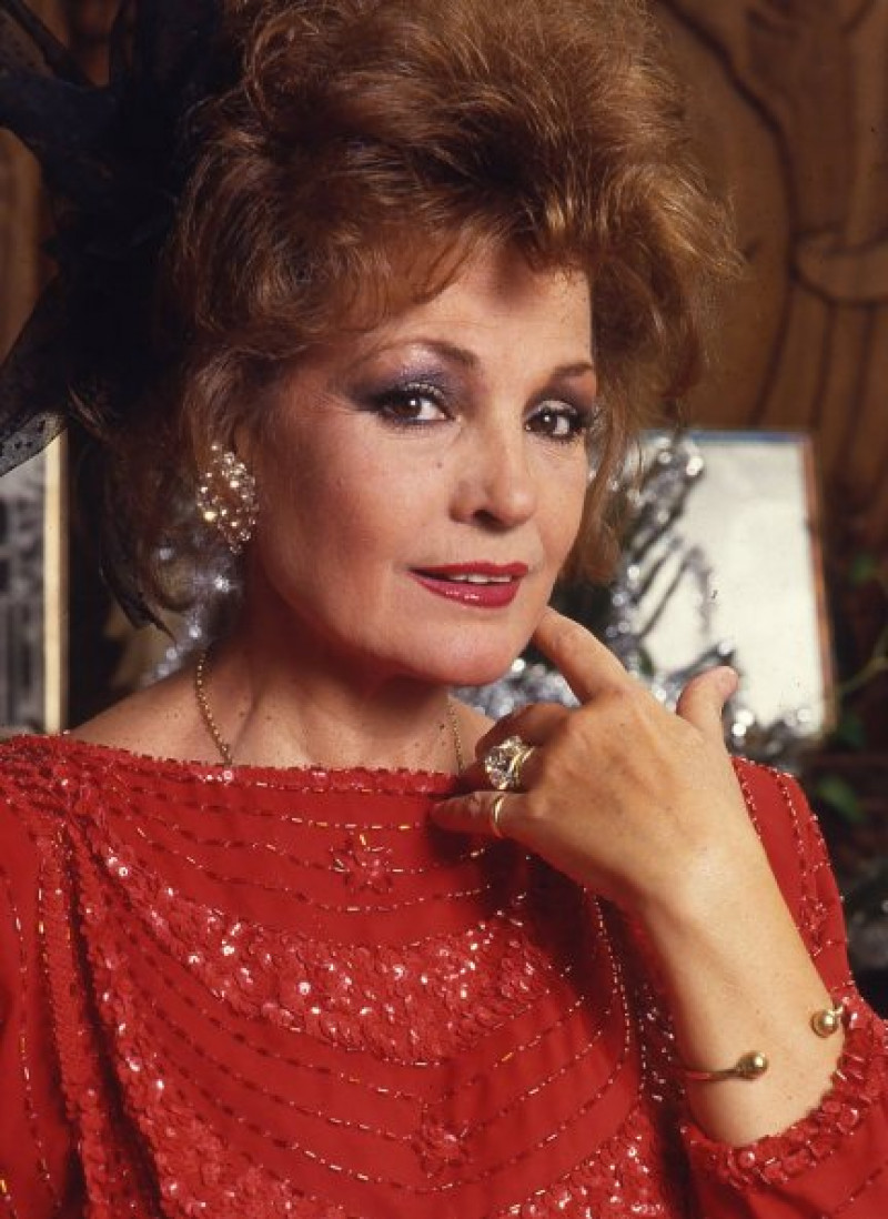 Carmen Sevilla ha cosechado el éxito como actriz, cantante y presentadora.