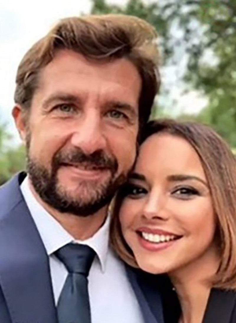 La pareja espera ilusionada poder casarse el próximo año y cumplir, por fin, su gran sueño.