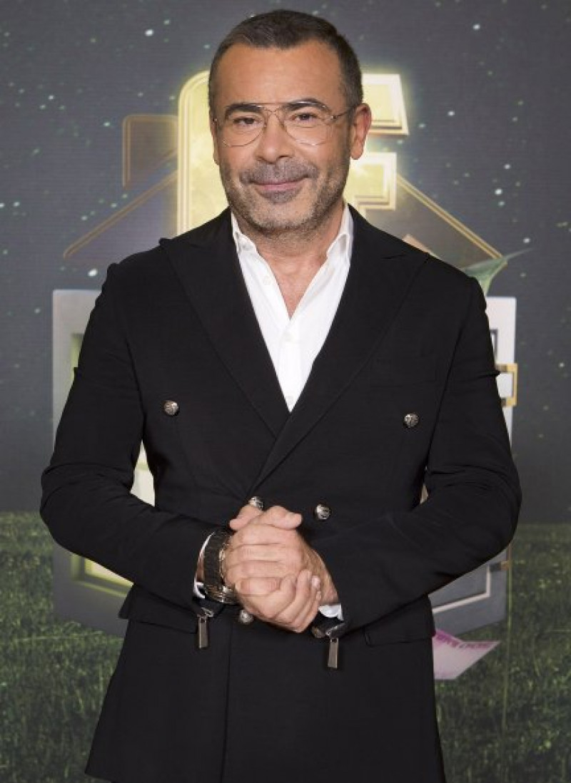 Jorge Javier Vázquez está al frente de Sábado Deluxe.
