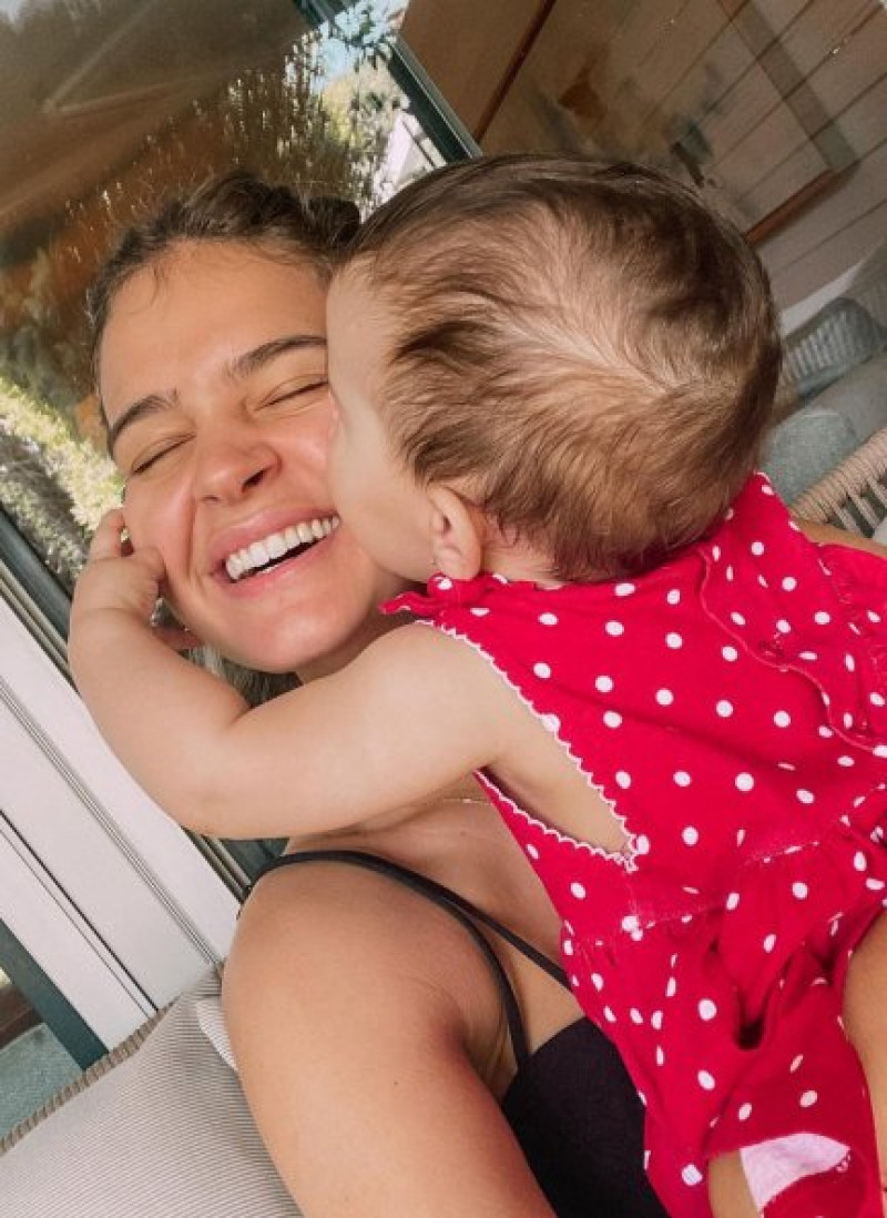Laura Escanes siempre comparte bonitos momentos con su hija Roma.
