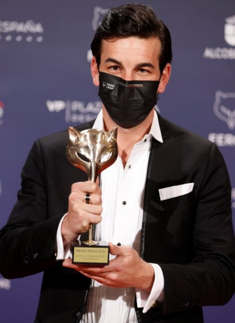 Mario Casas se ha llevado su tercer Premio Feroz.