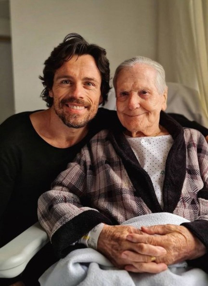 El actor Octavi Pujades junto a su padre.