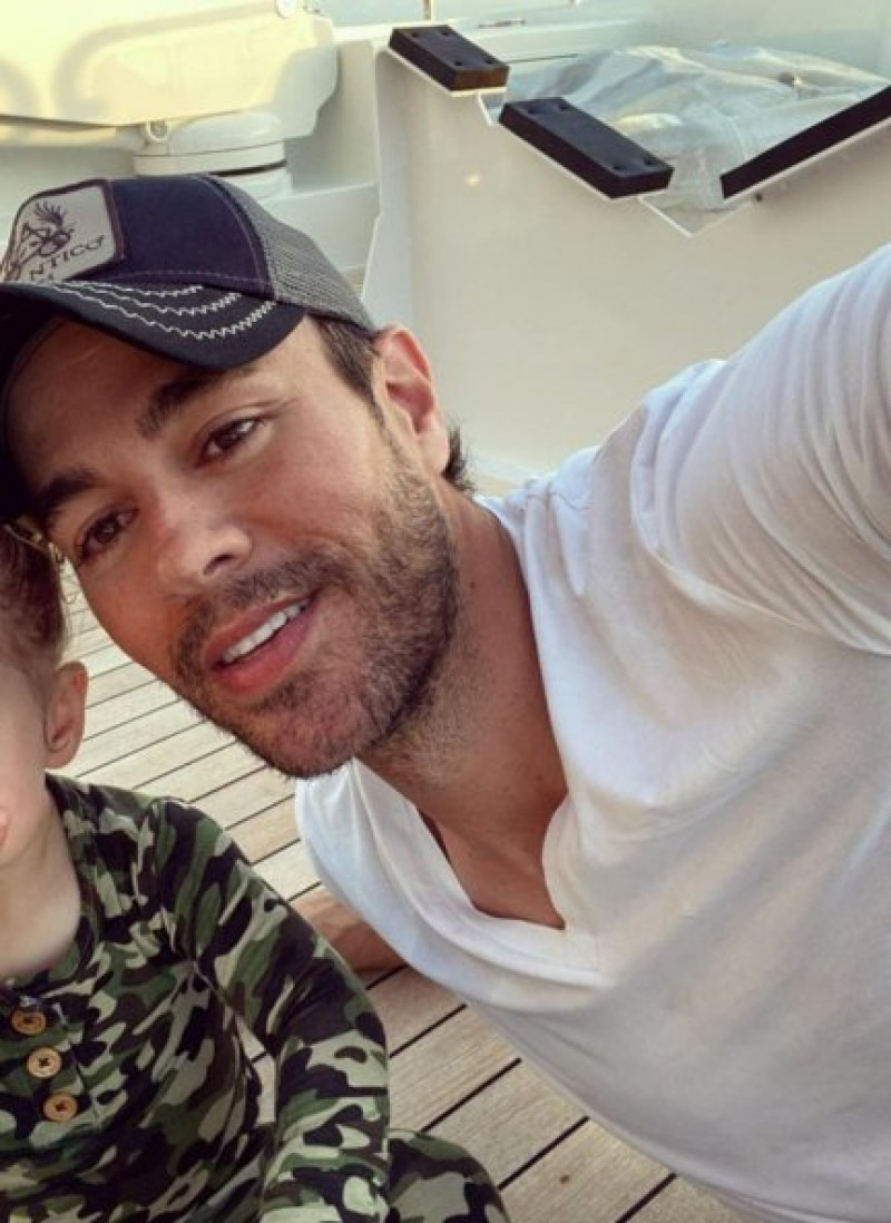 El cantante ha subido una de sus fotos más graciosas con sus hijos (@enriqueiglesias).