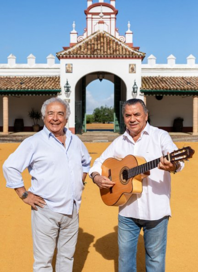 Antonio y Rafael se conocen desde niños y llevan cantando casi 60 años.